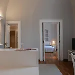 261 - Intero Nel Centro Di Bari
